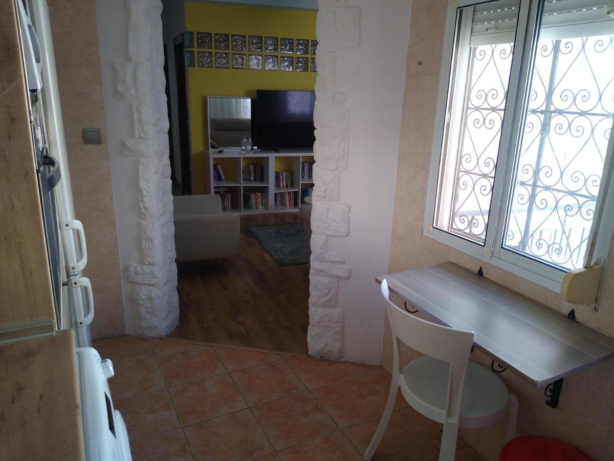 Bright 2 Bedroom Apartamento