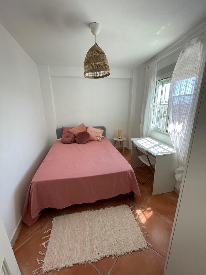 Two Bedroom In Center With Views Apartment *