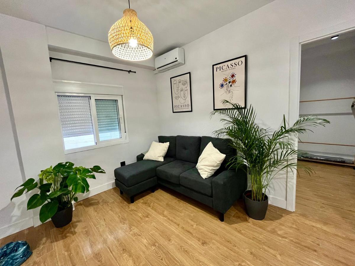 Piso Picasso, Modern In The Heart Of Apartamento