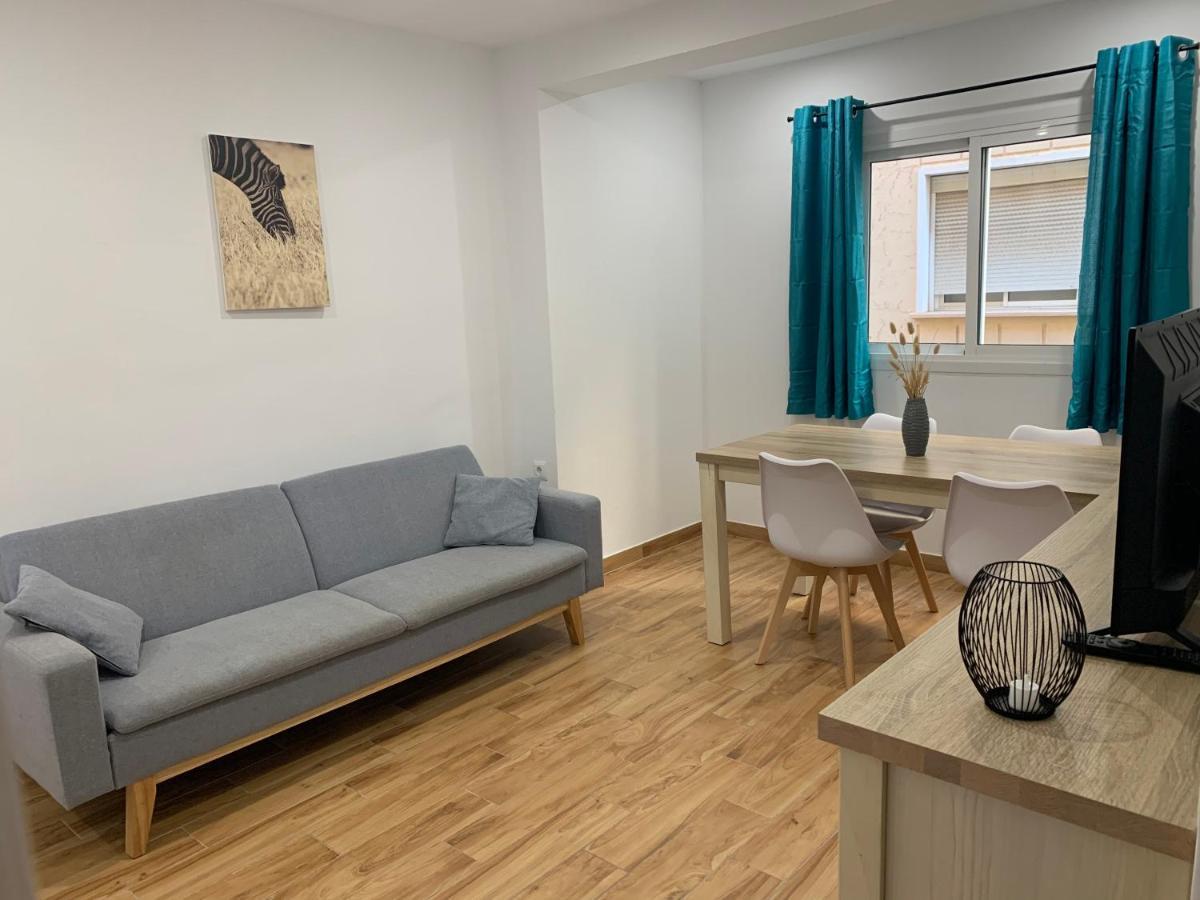 Apartment & Renovated 3-bedroom Flat