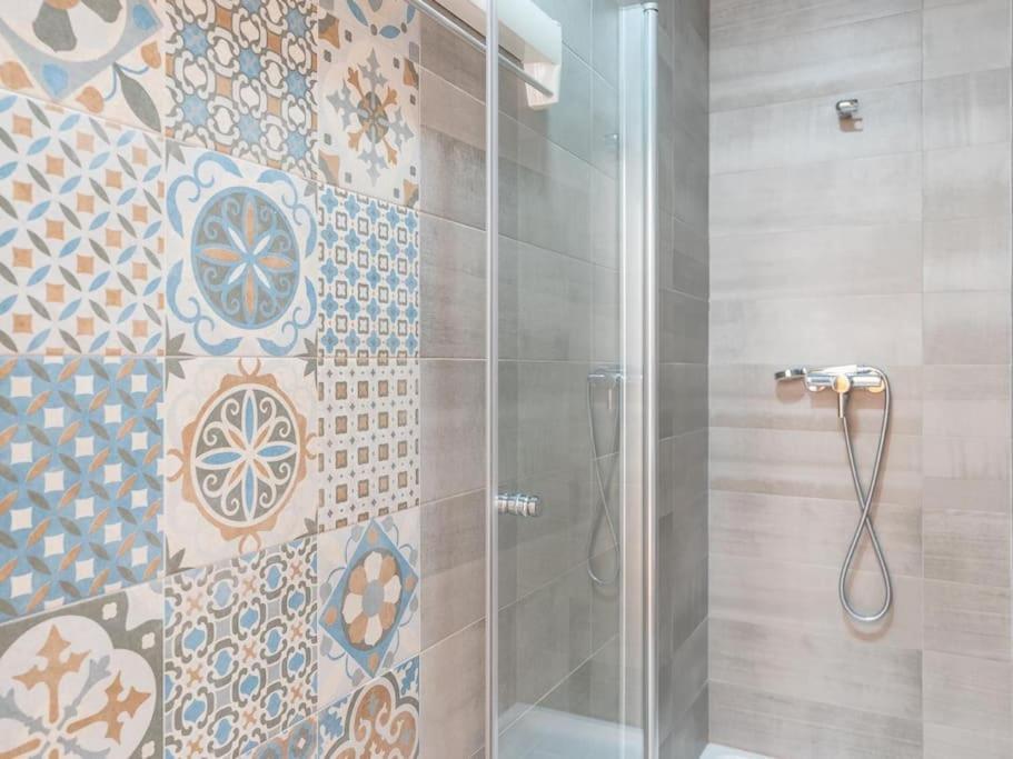 Apartamento Nino De Guevara's Andalusian Charm: The Essence Of City Center *
