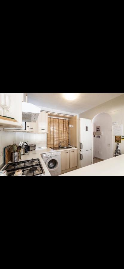 Seaside Serenity: 2br Getaway Appartement Málaga