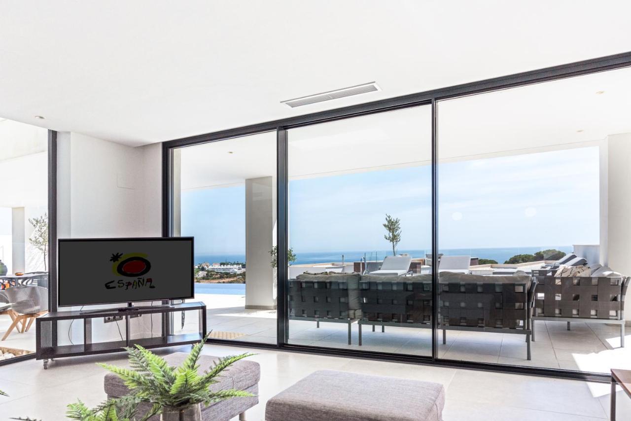 Villa 3 Bed Dream With Pool & Panormaic Sea Views *