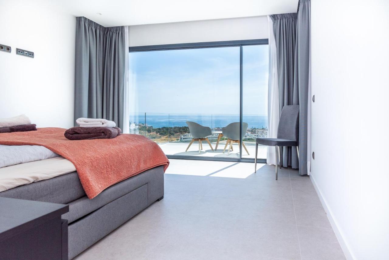 Villa 3 Bed Dream With Pool & Panormaic Sea Views *