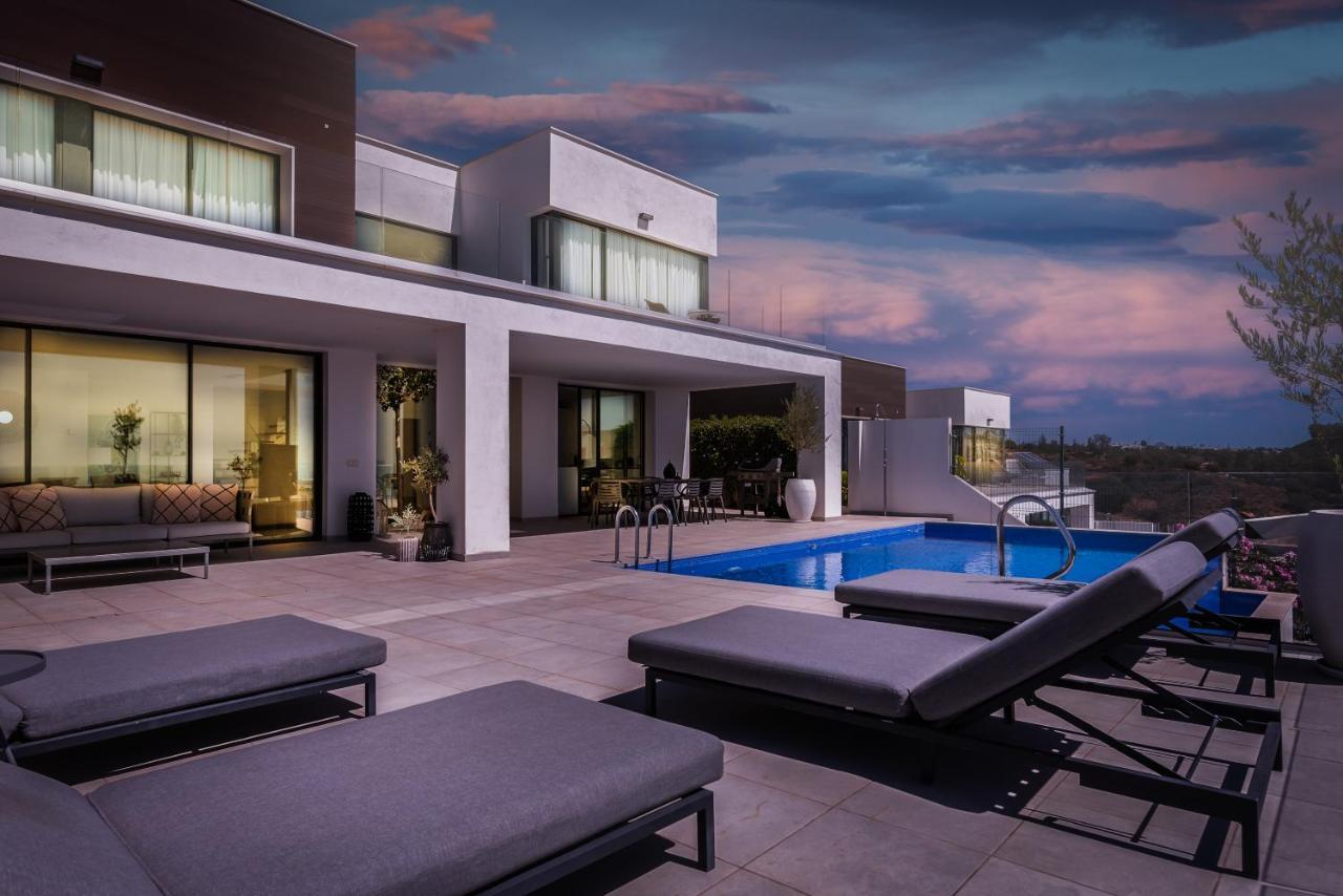 3 Bed Dream With Pool & Panormaic Sea Views Villa