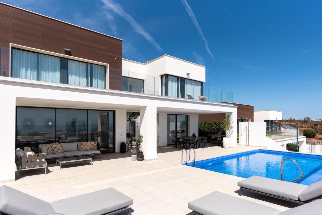 3 Bed Dream With Pool & Panormaic Sea Views Villa