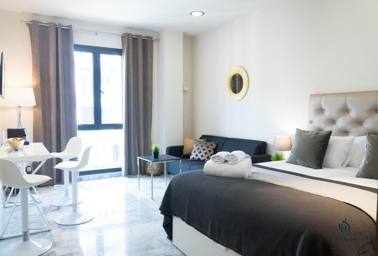 Apartment Living4malaga Golden *