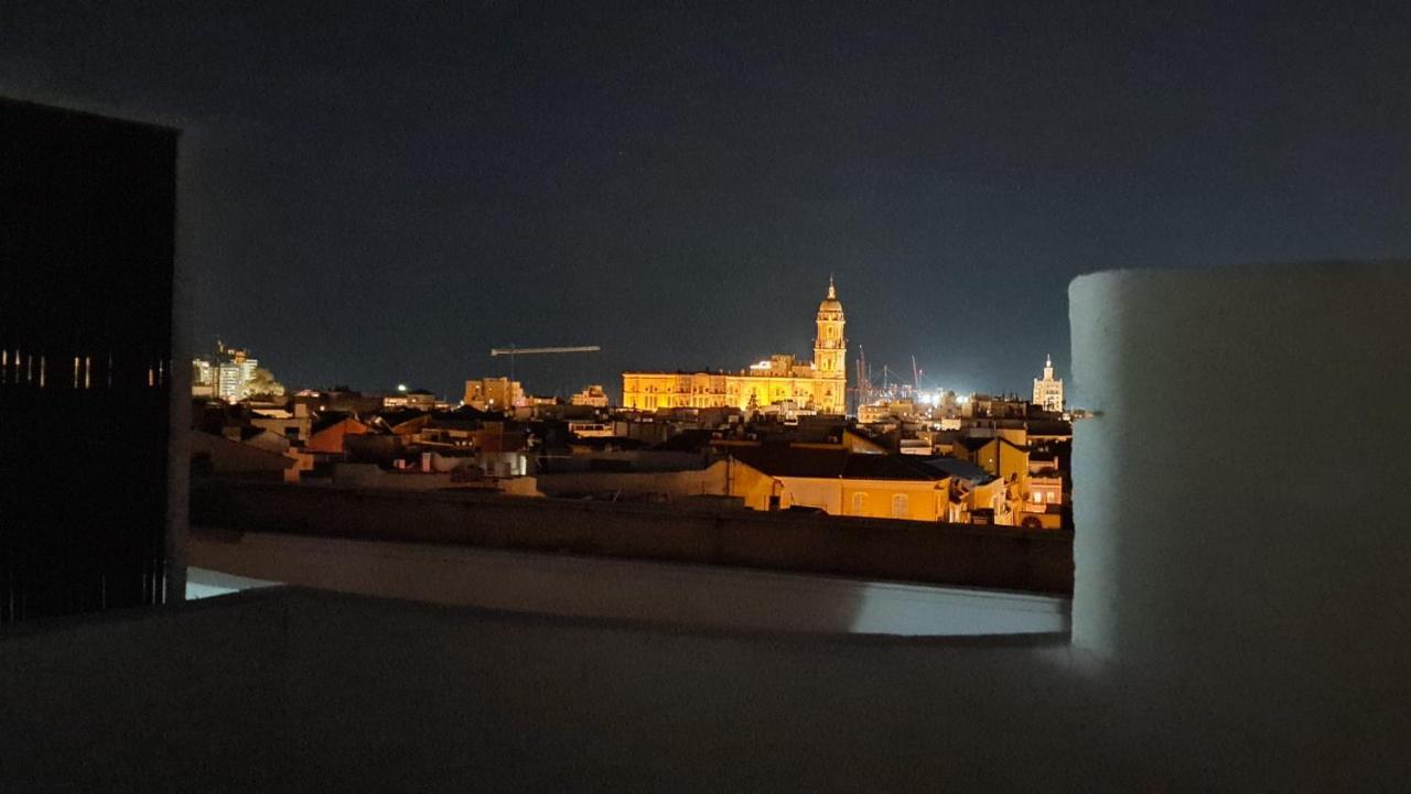 Penthouse With Solarium In The Center Of Malaga-atico Con Solarium En El Centro De Lägenhet *
