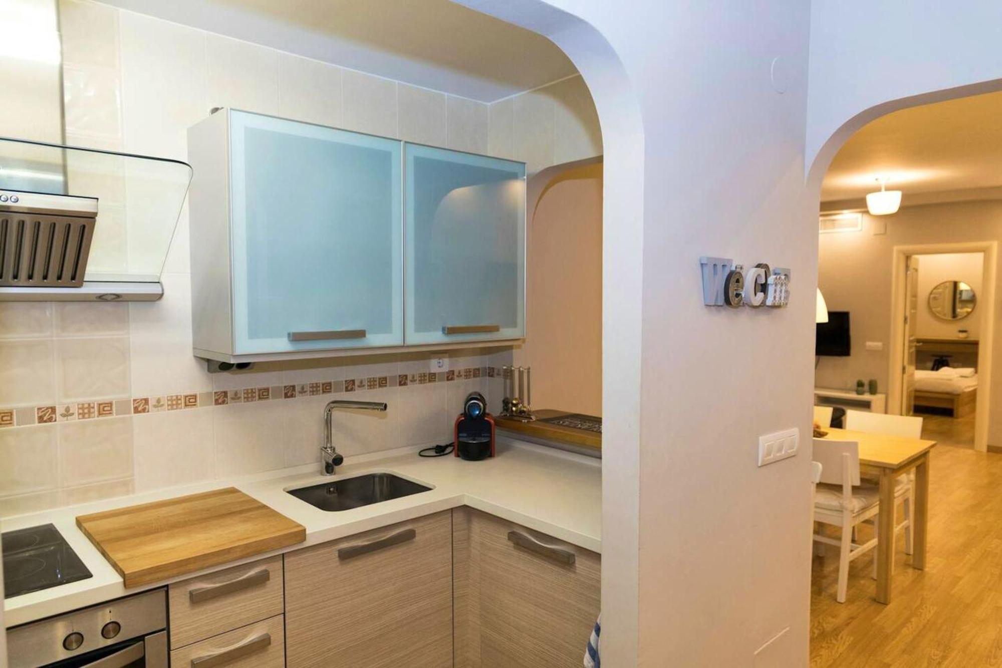 Charming In With Private Terrace 65 M² Air Conditioned Appartement