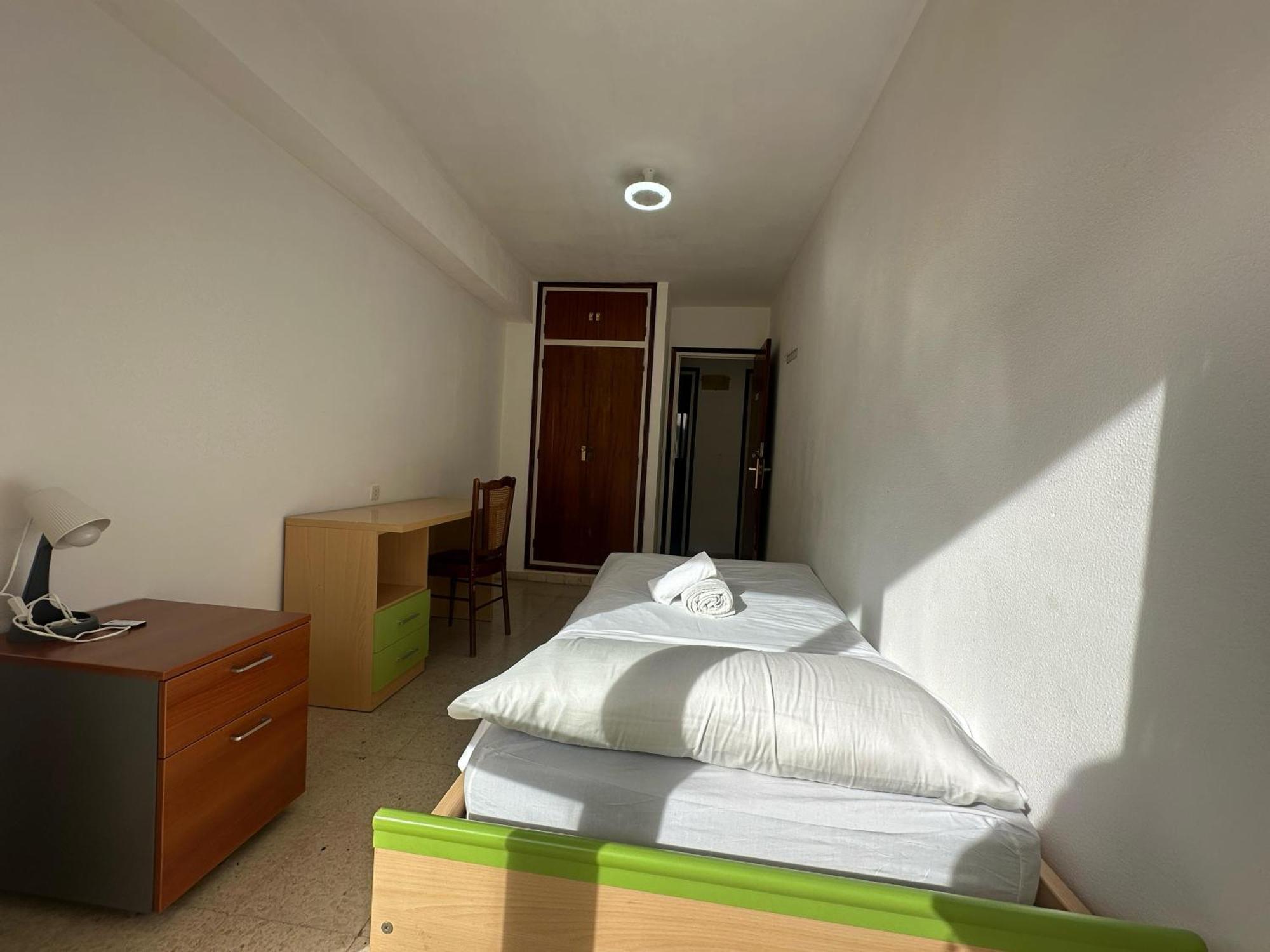Individual Con Terraza Homestay Malaga
