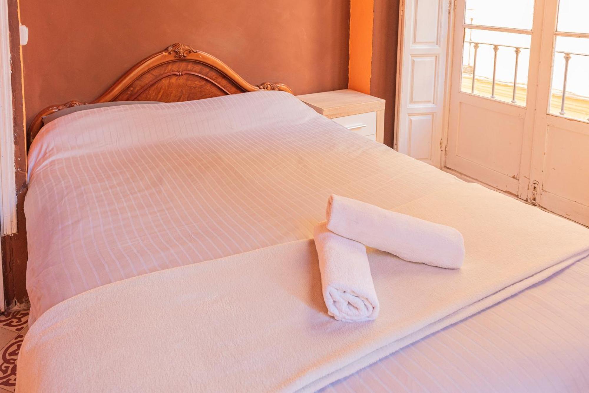 Séjour chez l'habitant Private In Historic Building On The Square Málaga