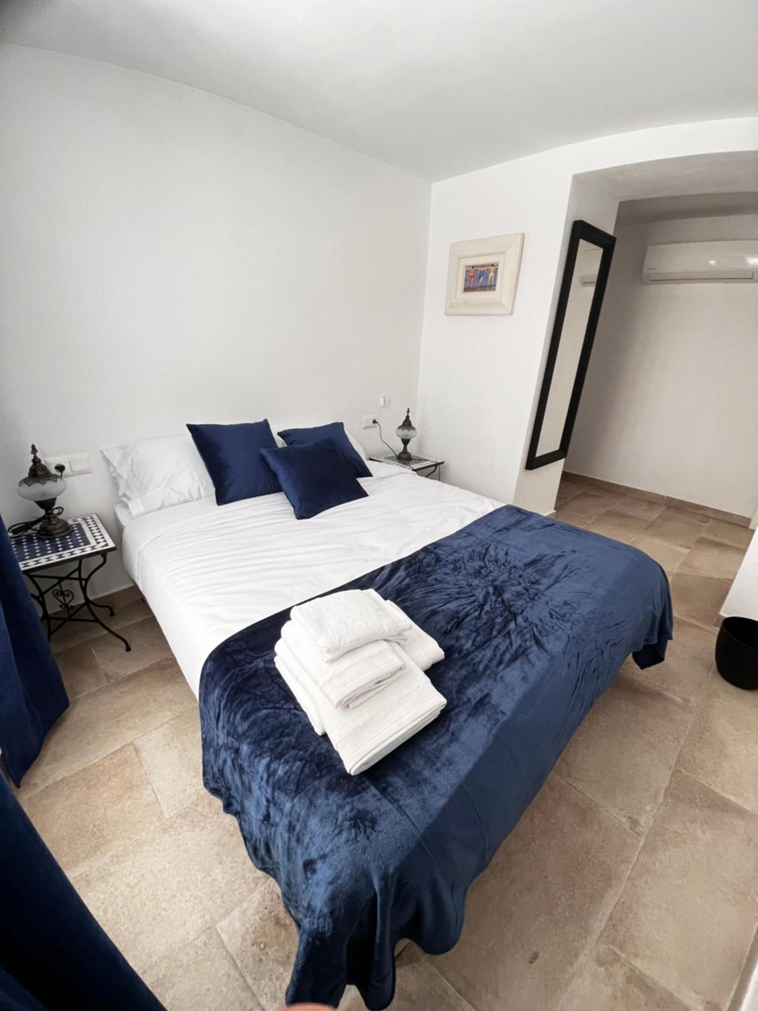 Shanti's Andalusian Málaga
