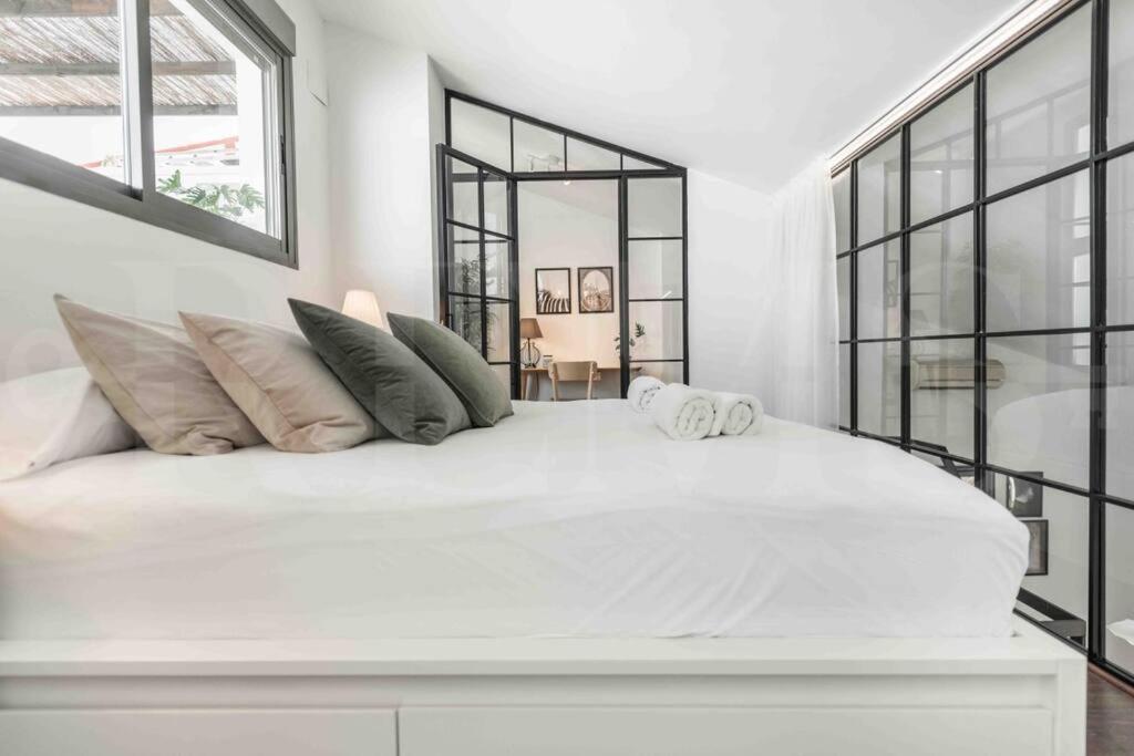 Bright Spacious Duplex With Terrace By Rems *