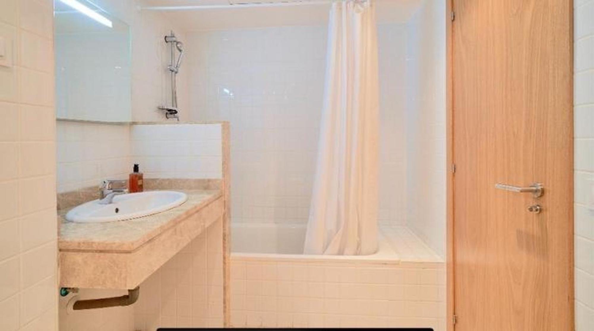 Apartamento Holidays2malaga Heroe De Sostoa Con Piscina Junto Estacion Ave Y Playa Málaga