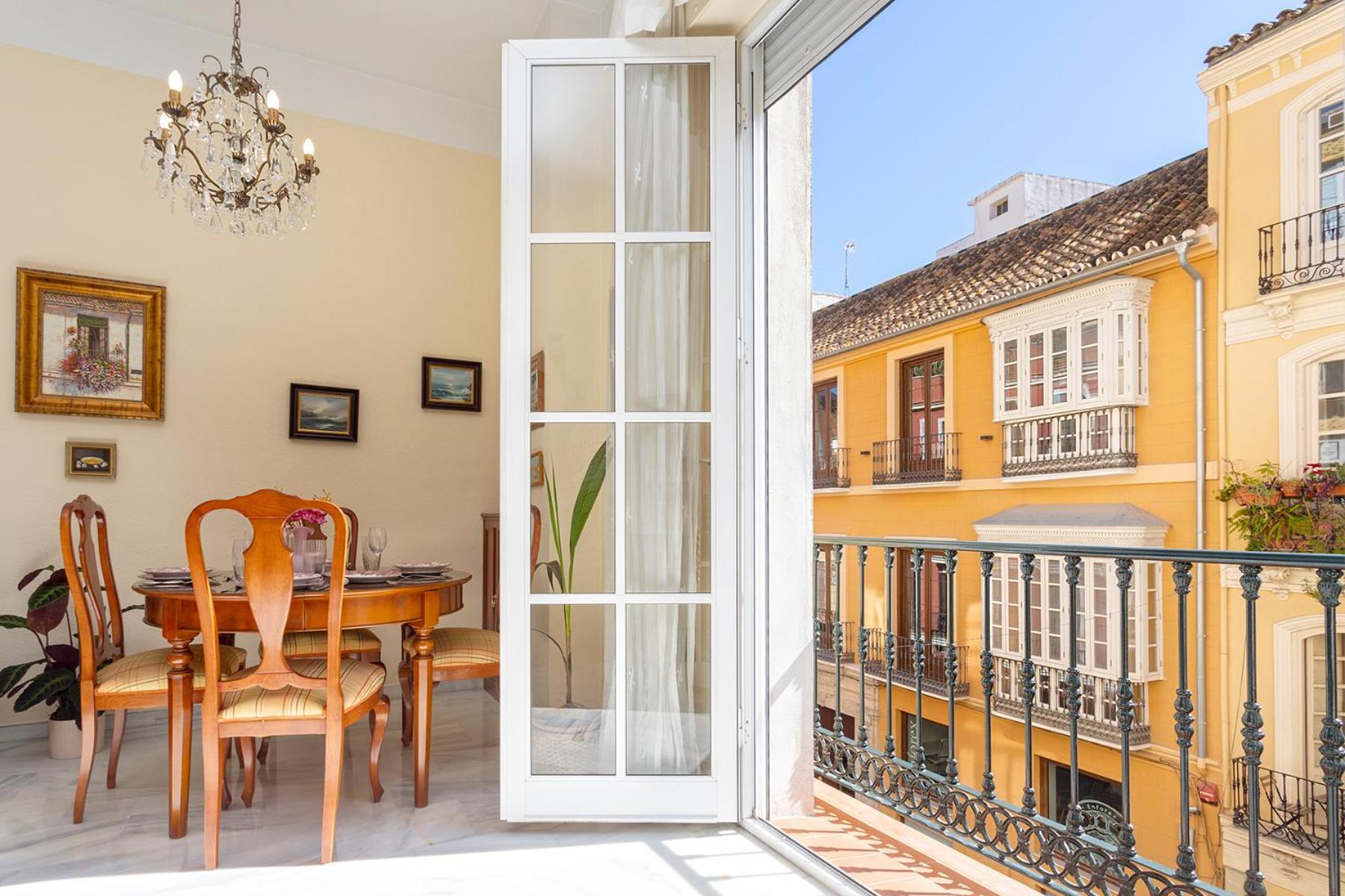 Balcon Y Parking Carreteria 77 Málaga