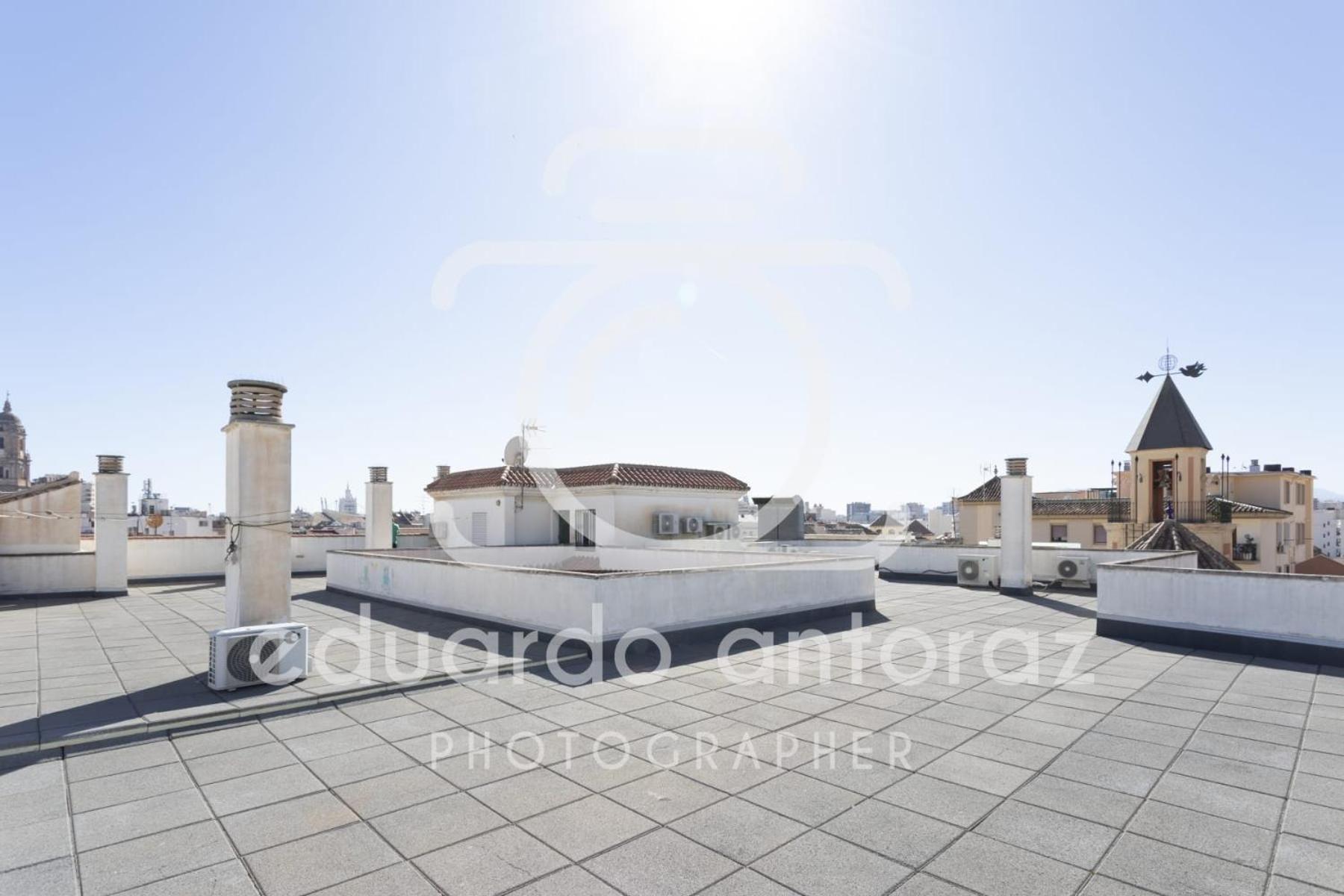Balcon Y Parking Carreteria 77 Málaga