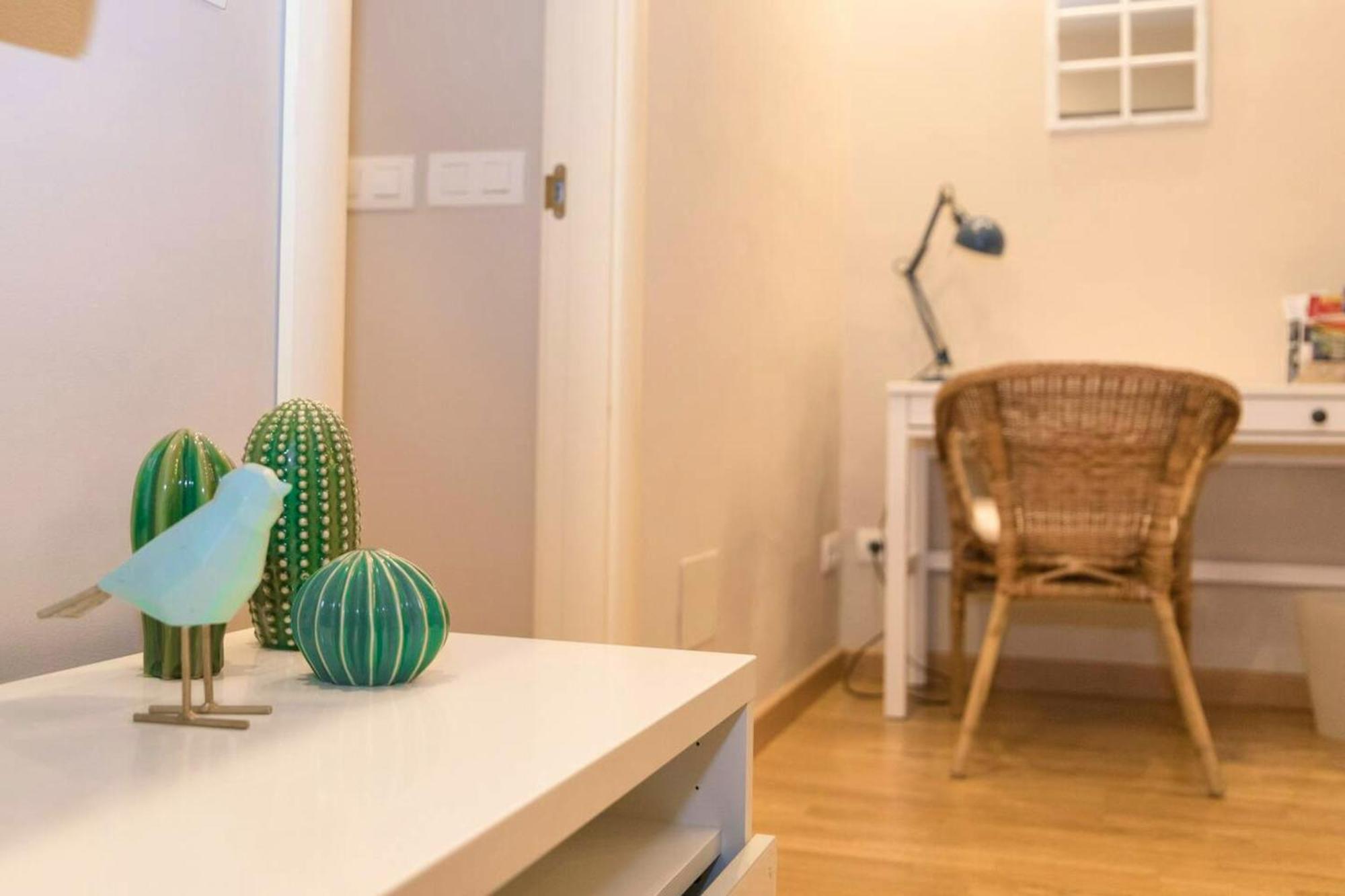 Charming In With Private Terrace 65 M² Air Conditioned