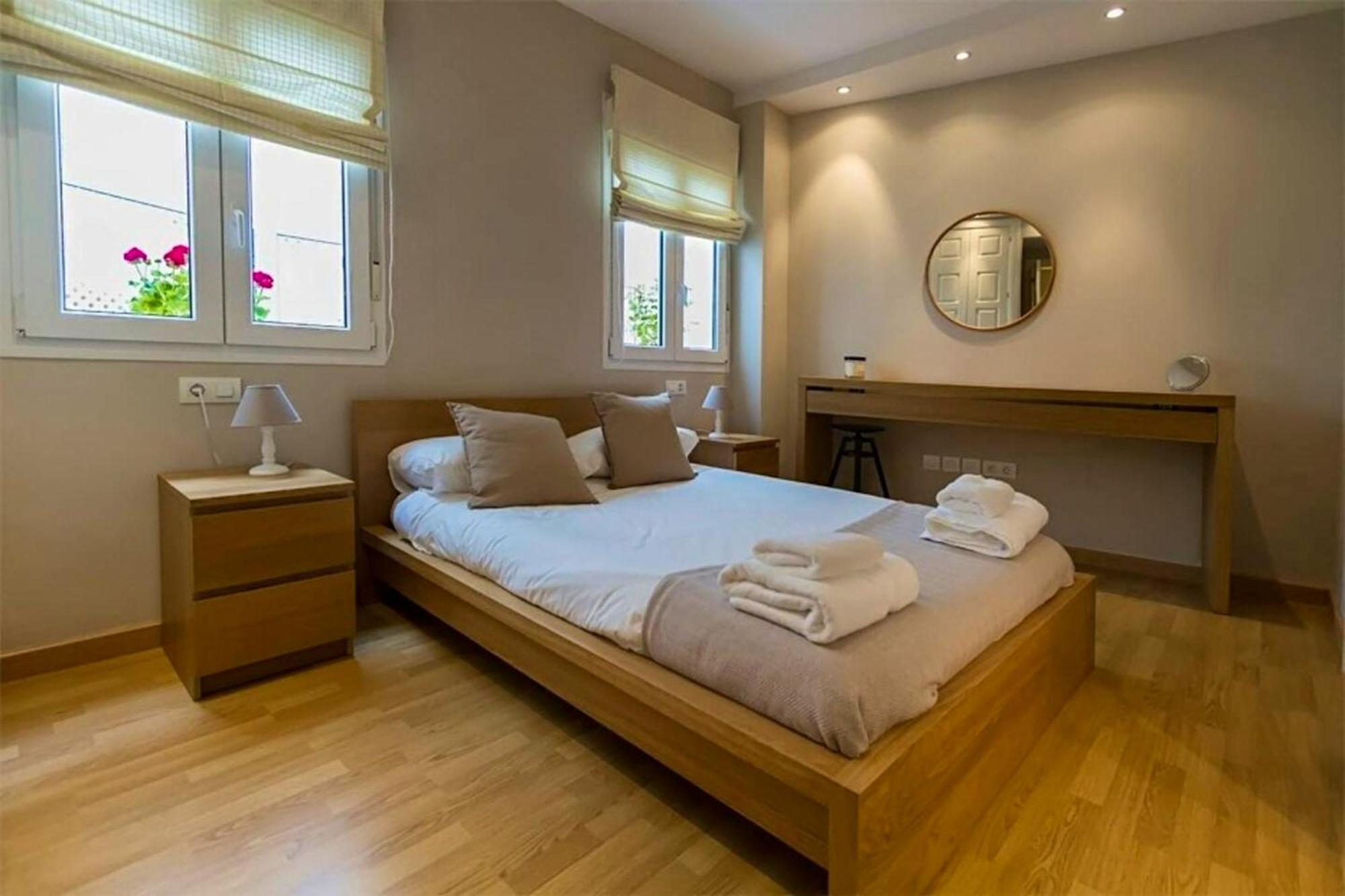 Charming In With Private Terrace 65 M² Air Conditioned