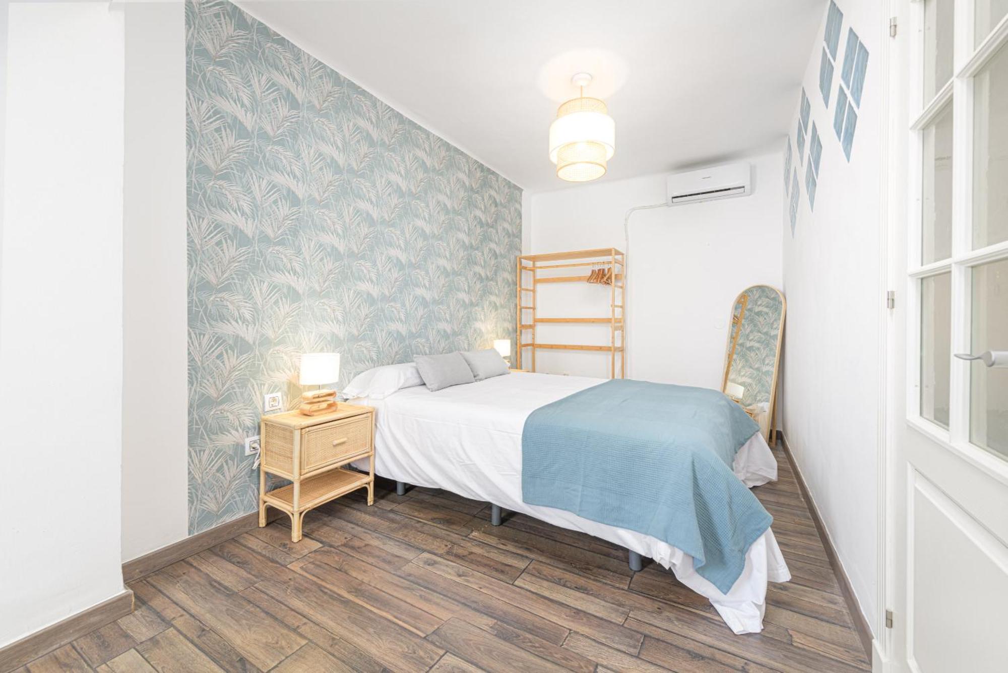 Center Penthouse & Parking Leilighet *