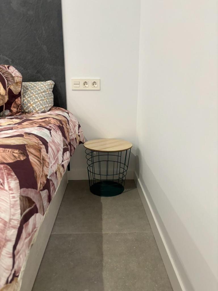 Hermoso Piso A 5 Minutos De La Estacion De Bus Y Tren Maria Zambrano Apartamento