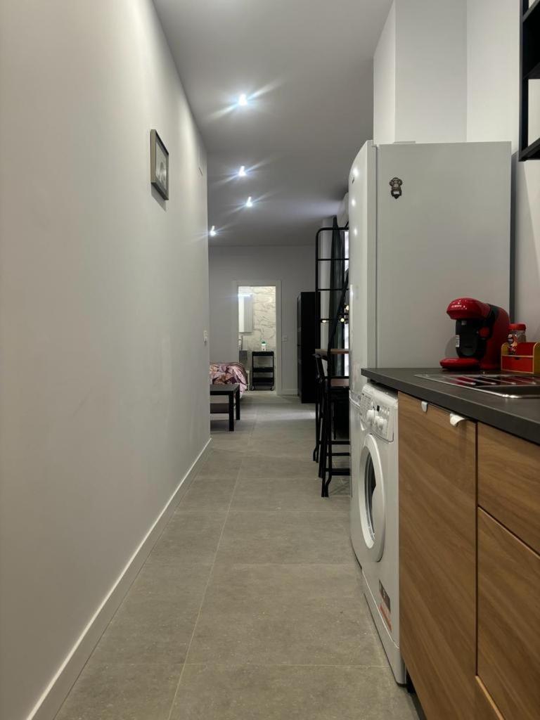 Hermoso Piso A 5 Minutos De La Estacion De Bus Y Tren Maria Zambrano Apartamento