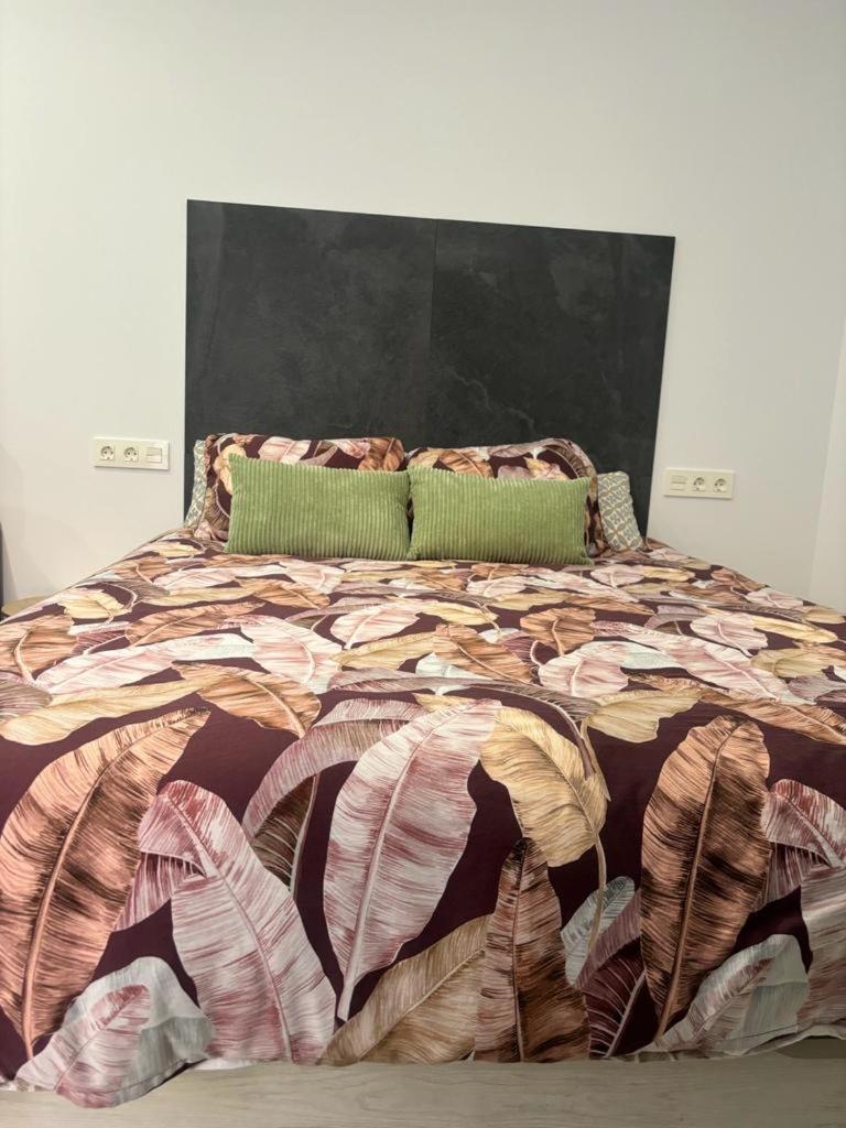 Hermoso Piso A 5 Minutos De La Estacion De Bus Y Tren Maria Zambrano Apartamento