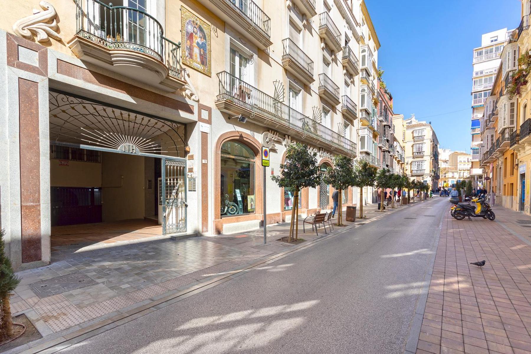 Balcon Y Parking Carreteria 77 Málaga