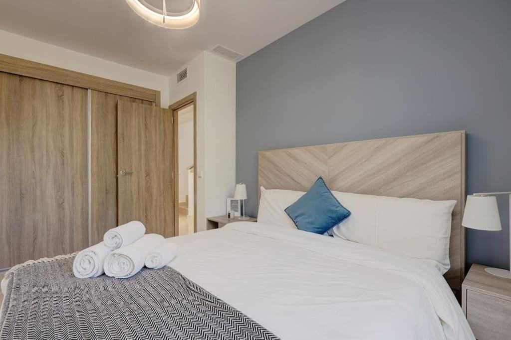 Casa de Férias 007 Modern 3 Bed Frontline Golf Townhouse In La Cala Golf With Mountain Views