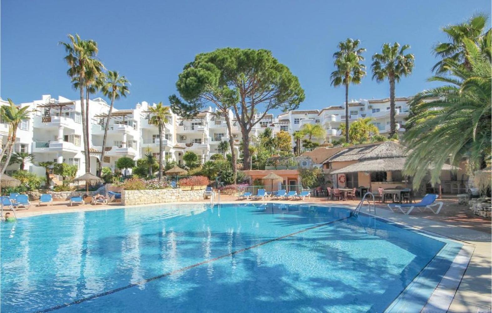 Matchroom Country Club Perla Roja 1 Málaga