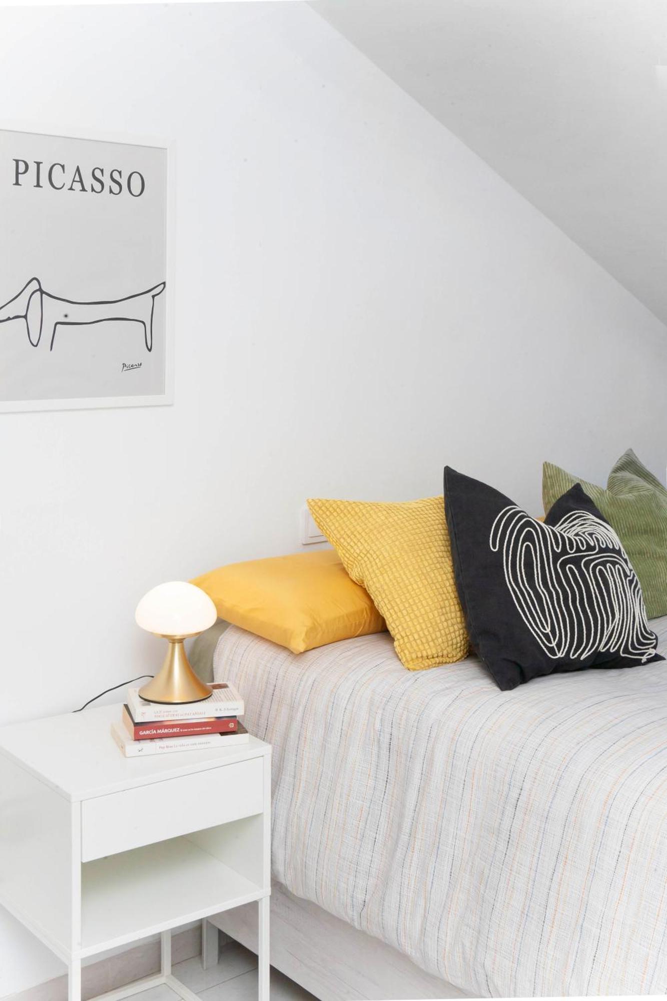 Picasso's Dream Cozy & Chic Attic Plaza Merced Apartamento Málaga