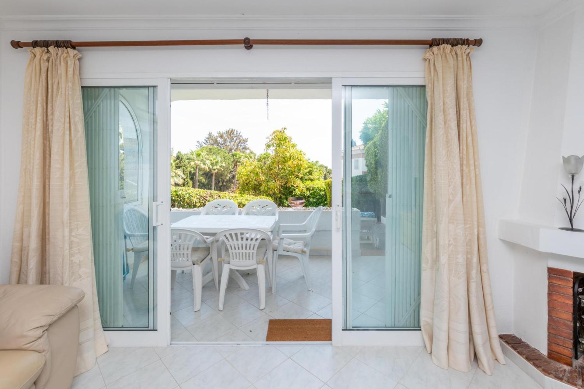 Lägenhet Spacious 3br In Miraflores Near Amenities Málaga