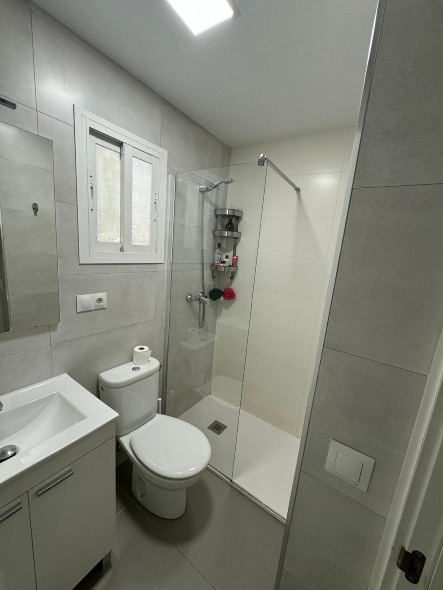 Beach, Pedregalejo Apt.4/6 2 Hab. Apartment