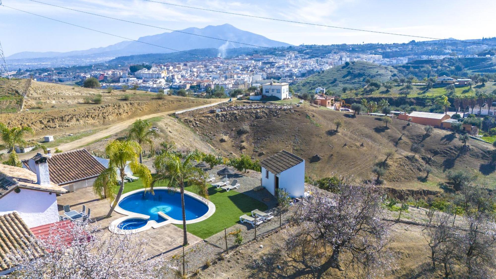 Chalet El Cerro - Piscina Y Jacuzzi