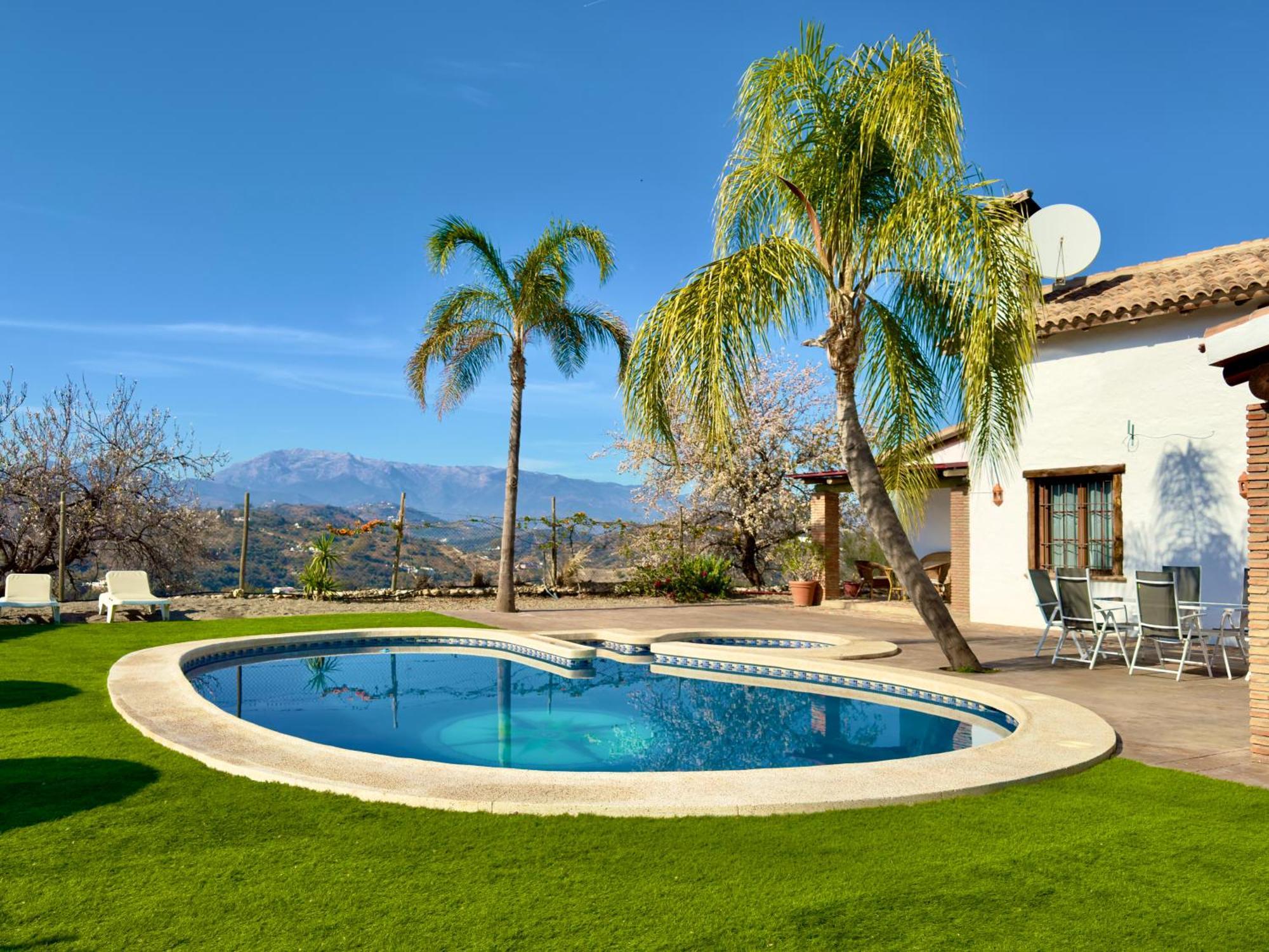 El Cerro - Piscina Y Jacuzzi *