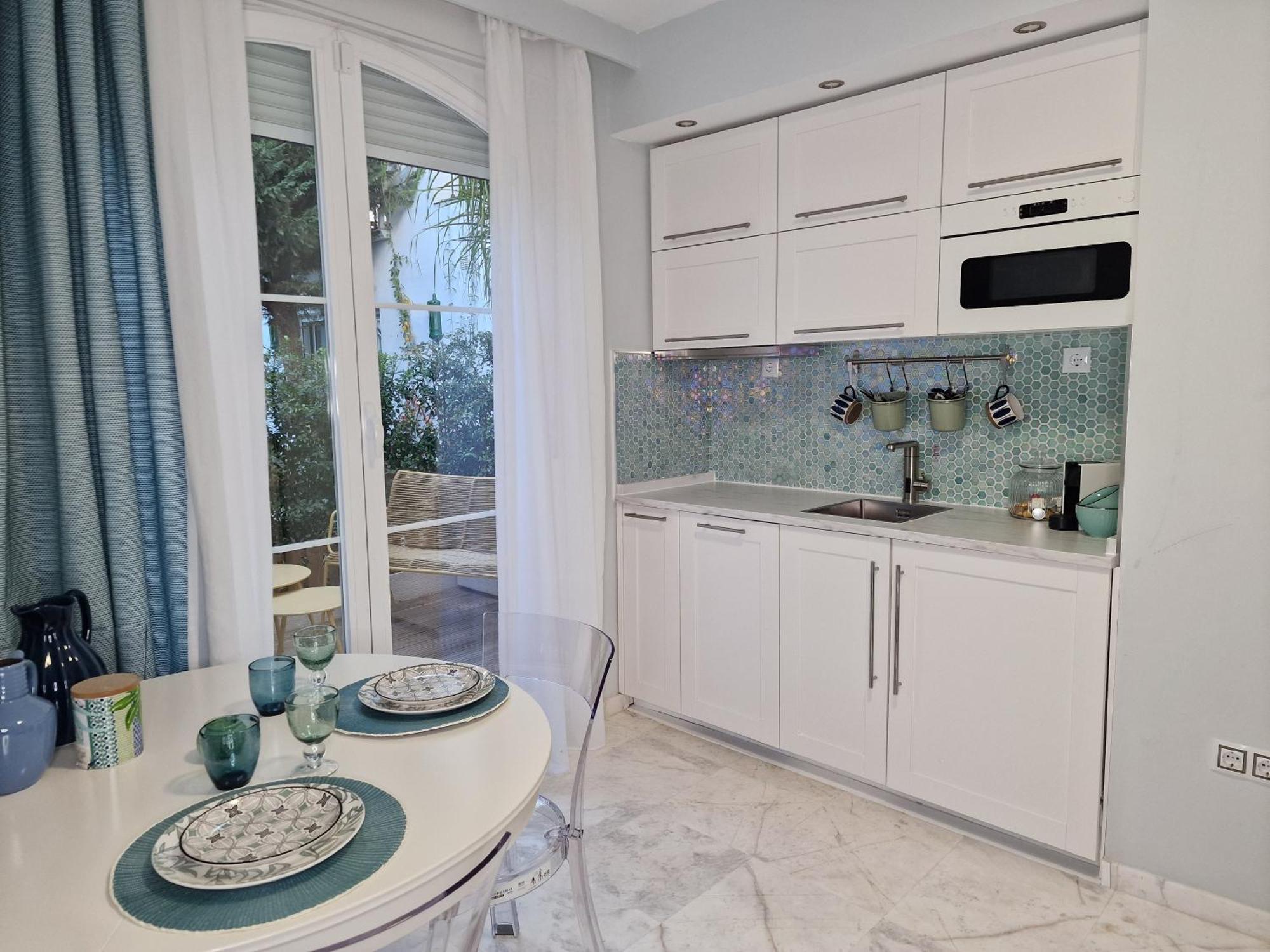 Apartment Sun & Palms - Cozy Flat In Quiet Neighbourhood With A Great Pool Area *