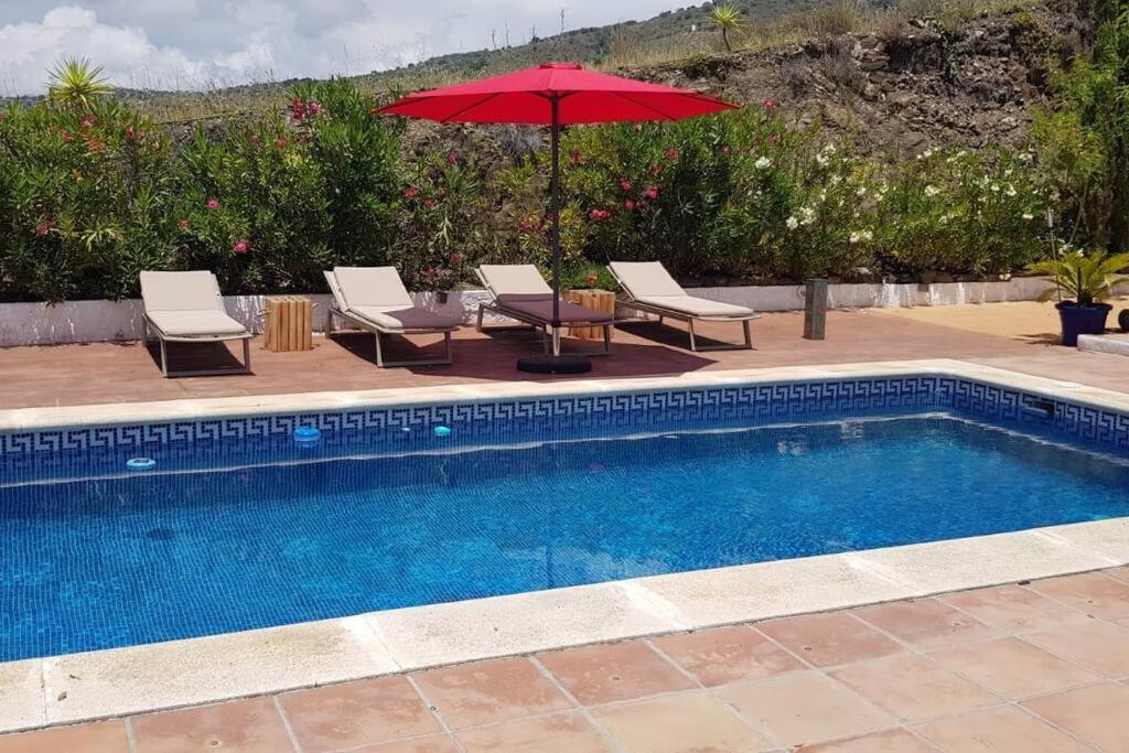 Torre Mit Pool Und Bergpanorama Villa