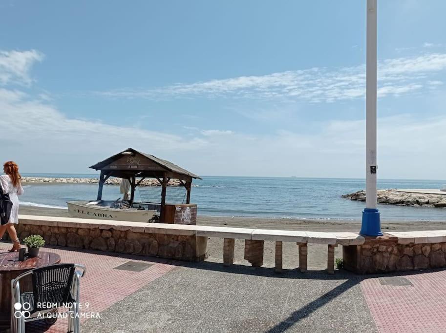 Beach, Pedregalejo Apt.4/6 2 Hab. Apartment