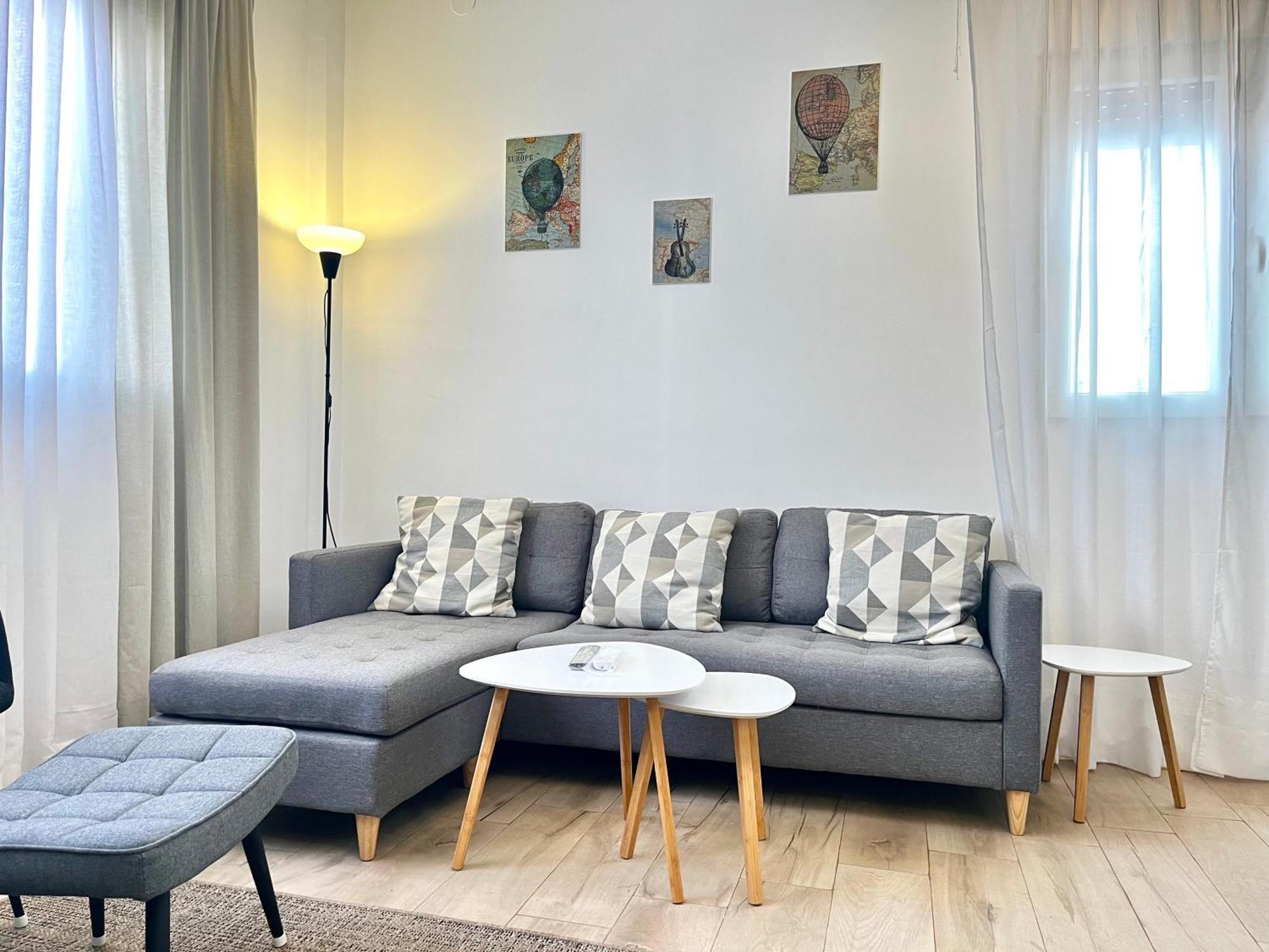 Regimiento 2, Center, New, Quite, Breakfast Included, Parking On Request, Rg * Malaga