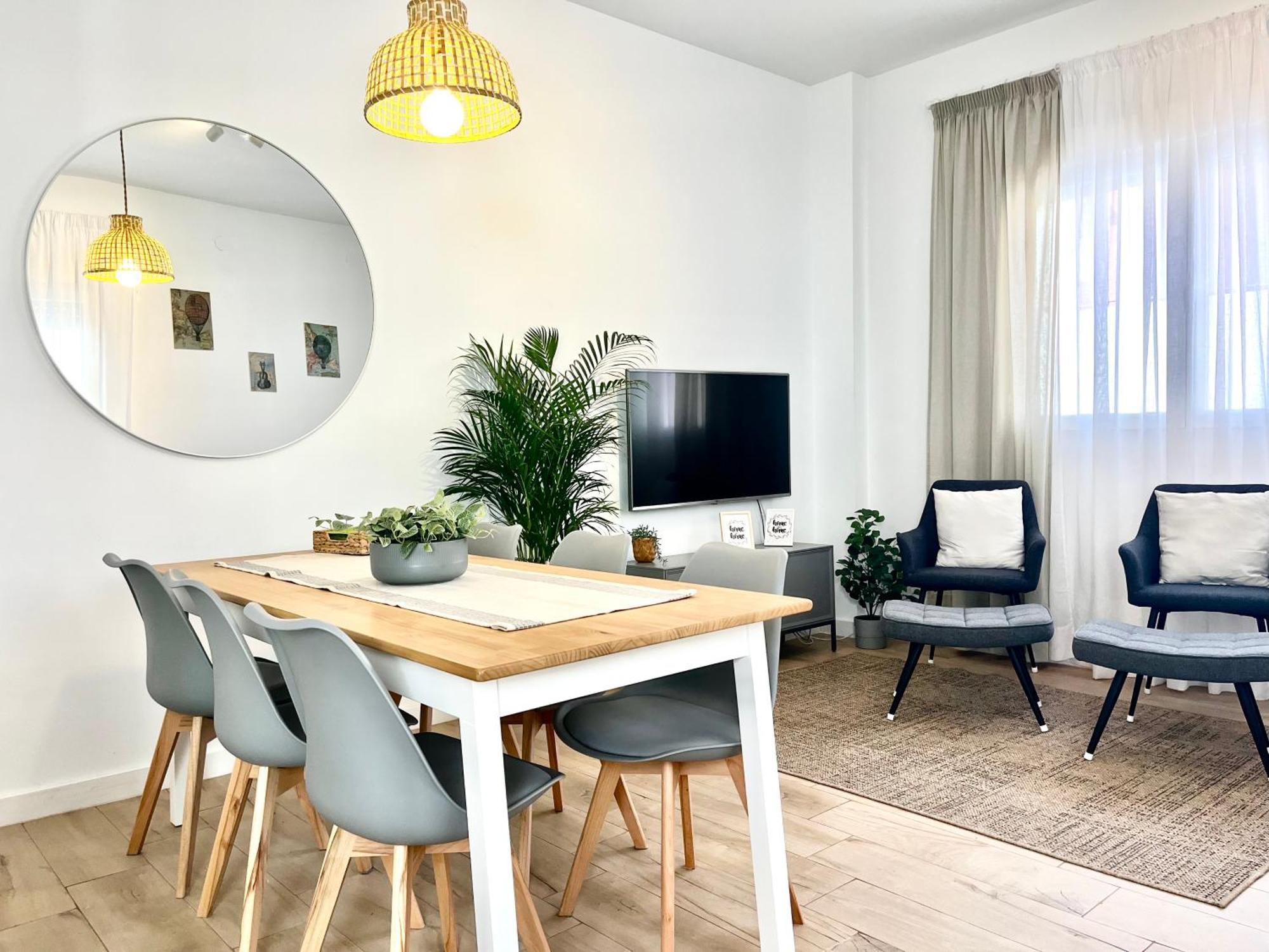 Regimiento 2, Center, New, Quite, Breakfast Included, Parking On Request, Rg * Malaga
