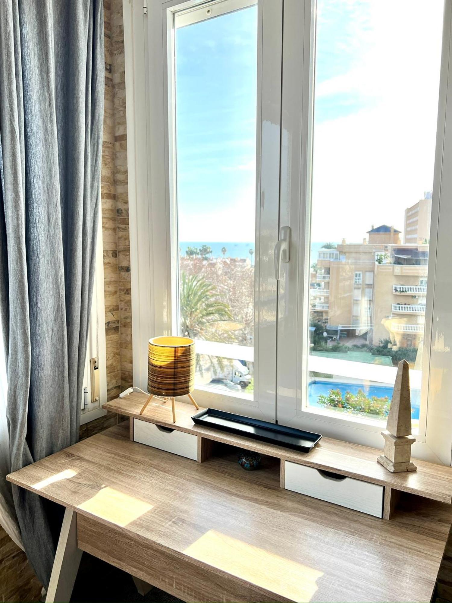 Espectacular Junto Al Mar, Con Piscina En * Malaga