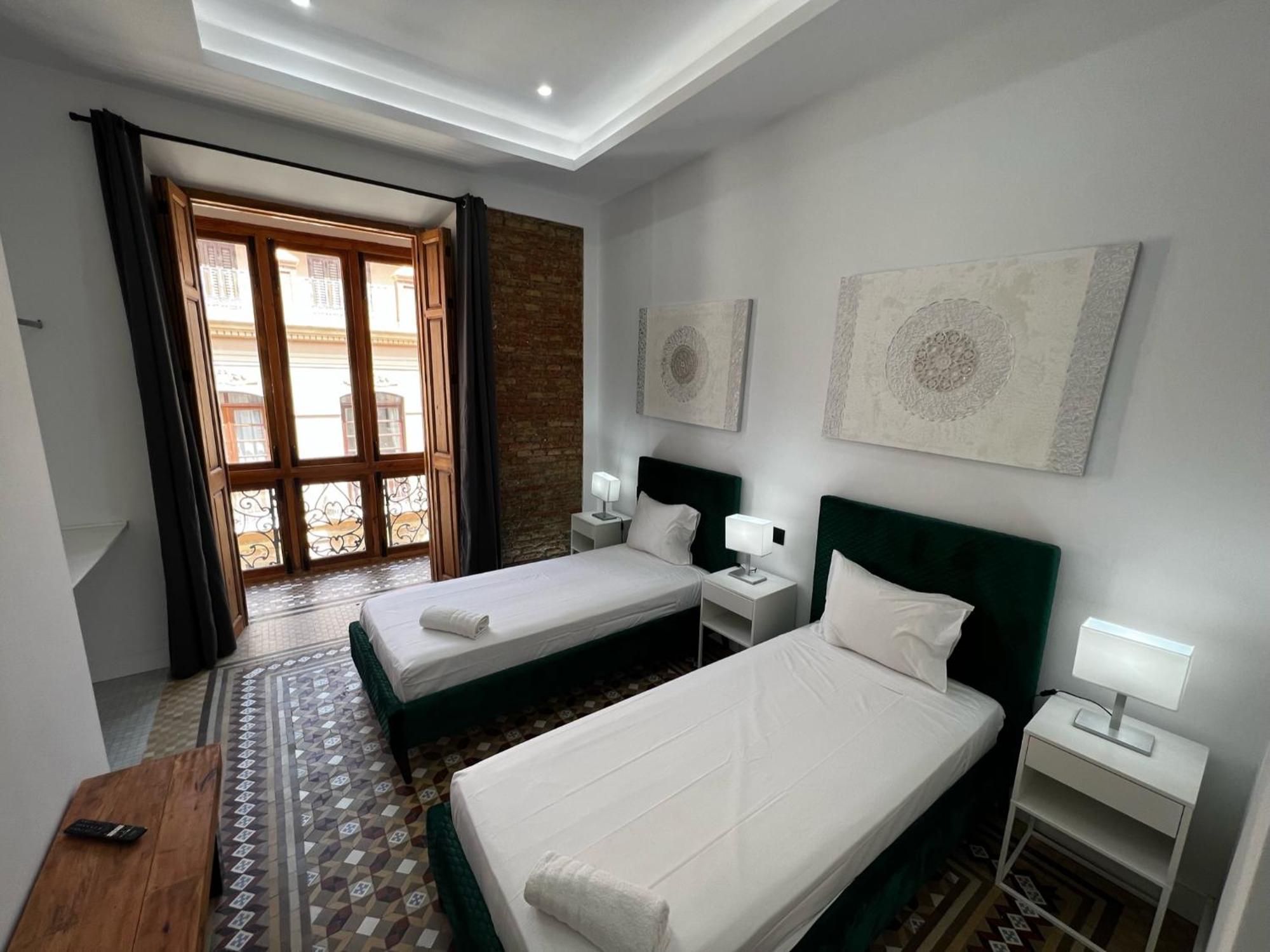 Grand Larios Apartment *