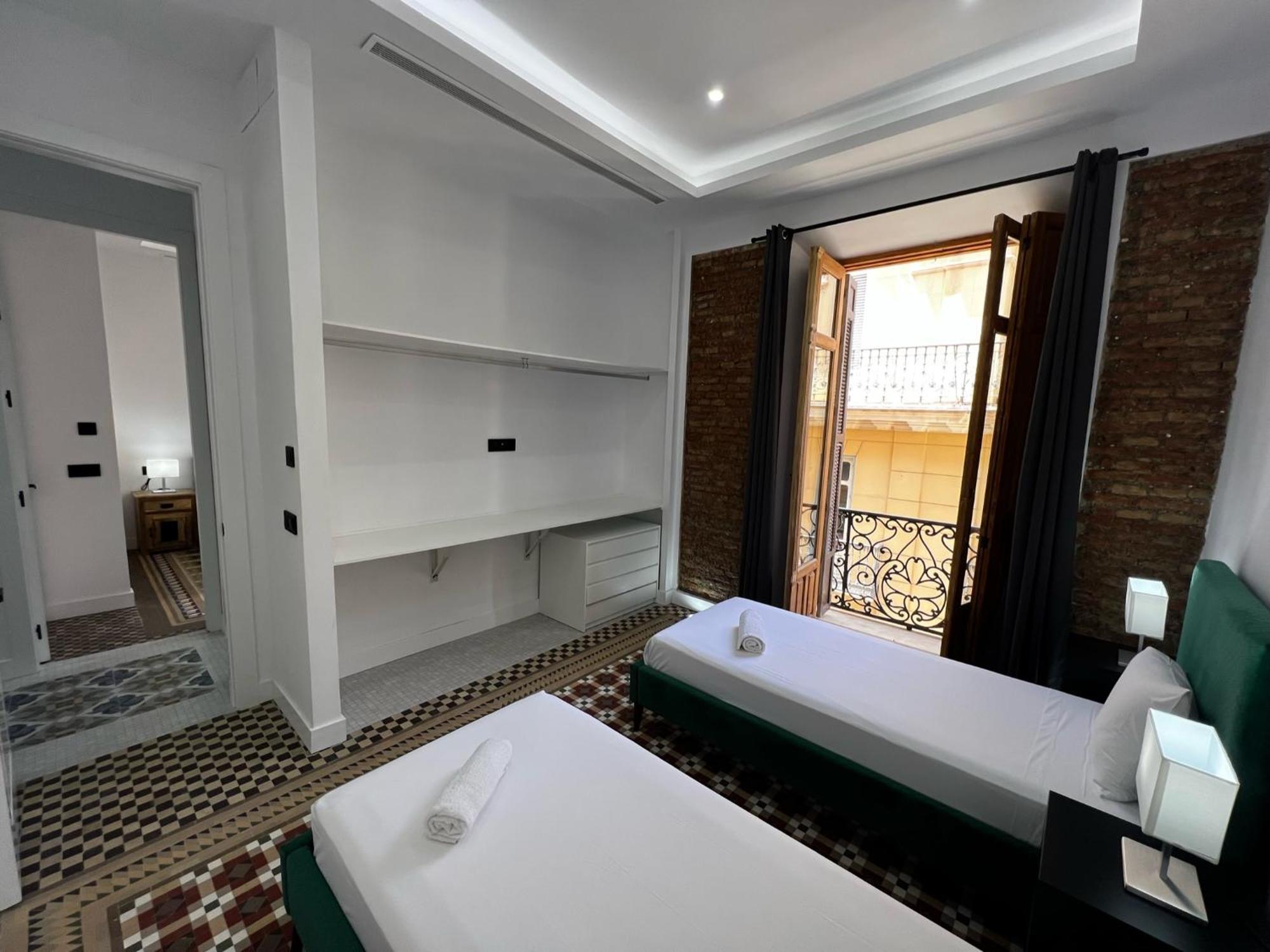 Grand Larios Apartment *