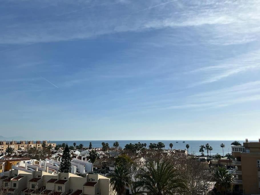 Espectacular Junto Al Mar, Con Piscina En * Malaga