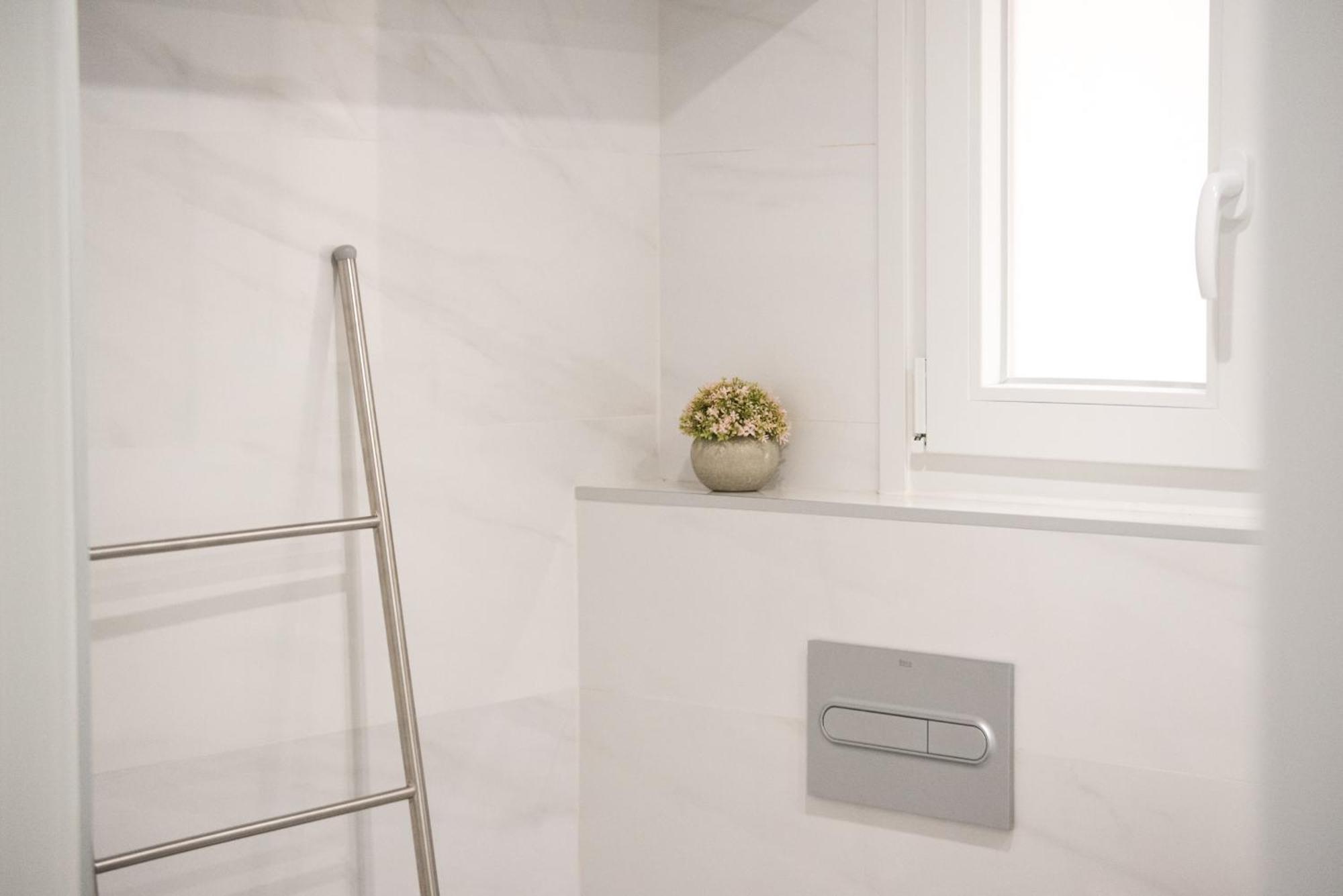 Magnificent- 2bd 2bth- Center Appartement