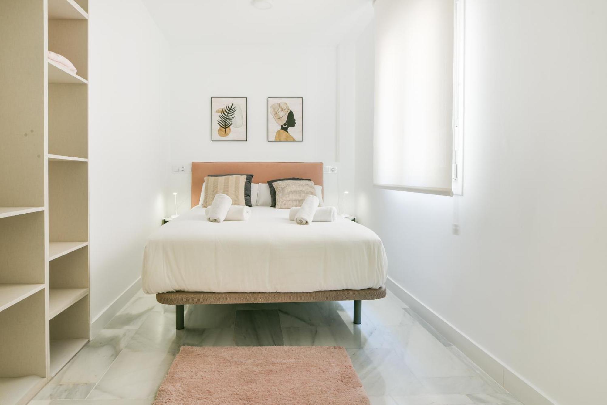 Appartement Magnificent- 2bd 2bth- Center *