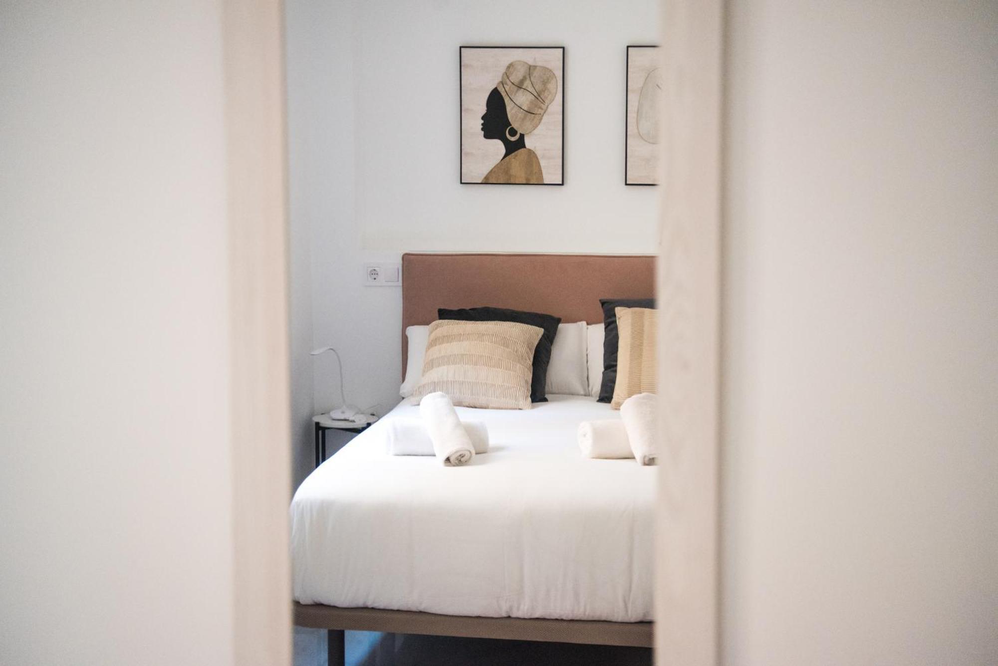 Magnificent- 2bd 2bth- Center Appartement *