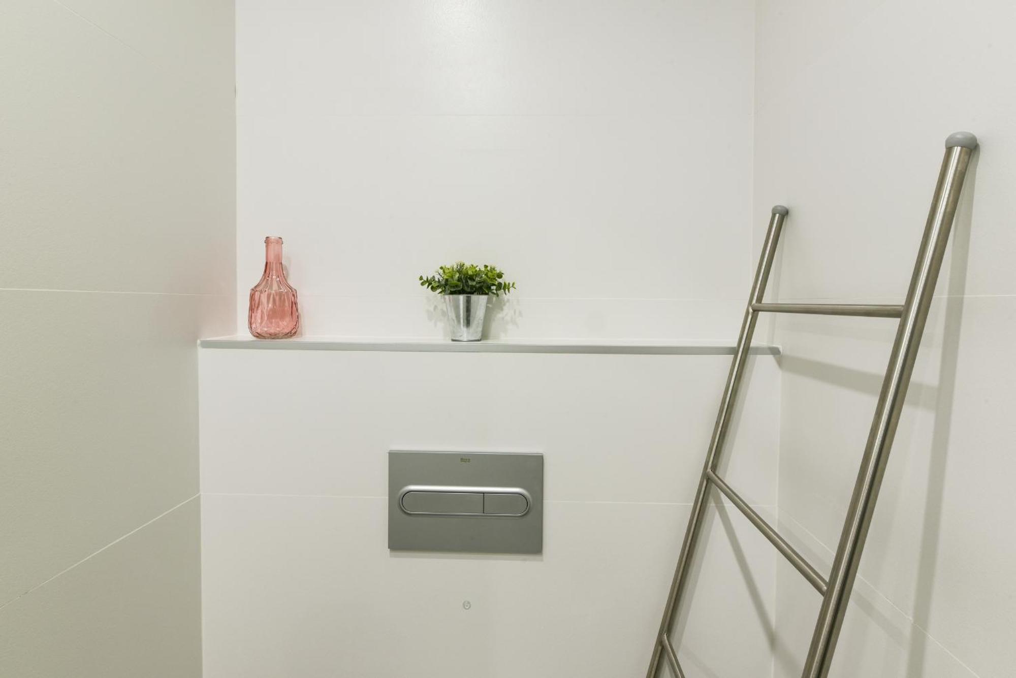 Appartement Magnificent- 2bd 2bth- Center