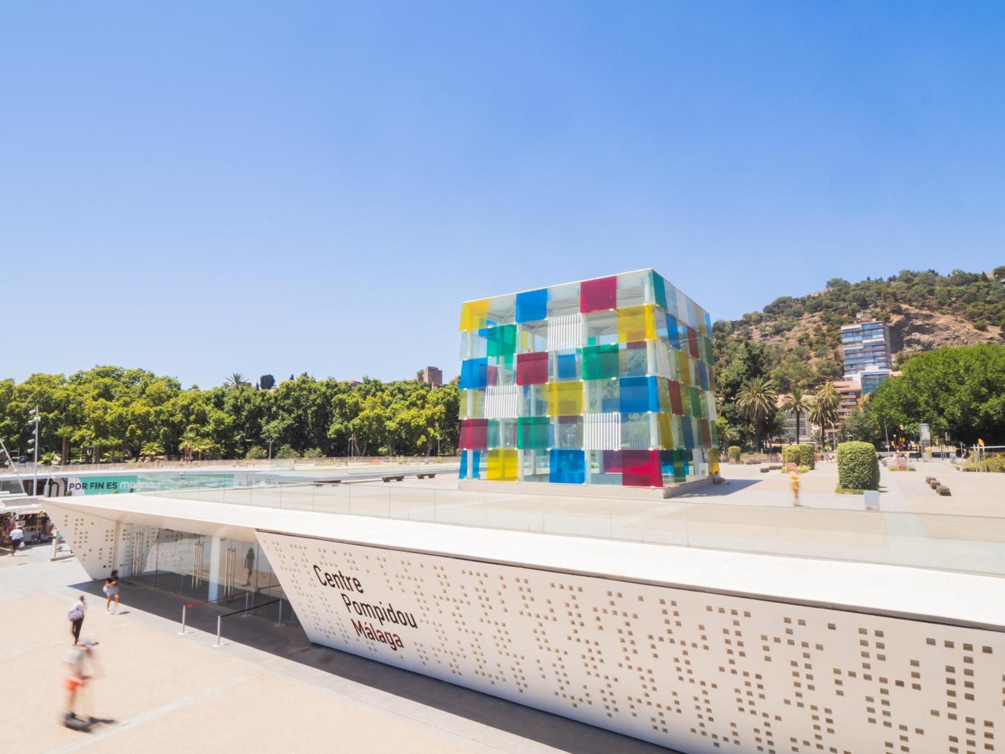 Cubo's Estudio Carreteria 33 2a Málaga