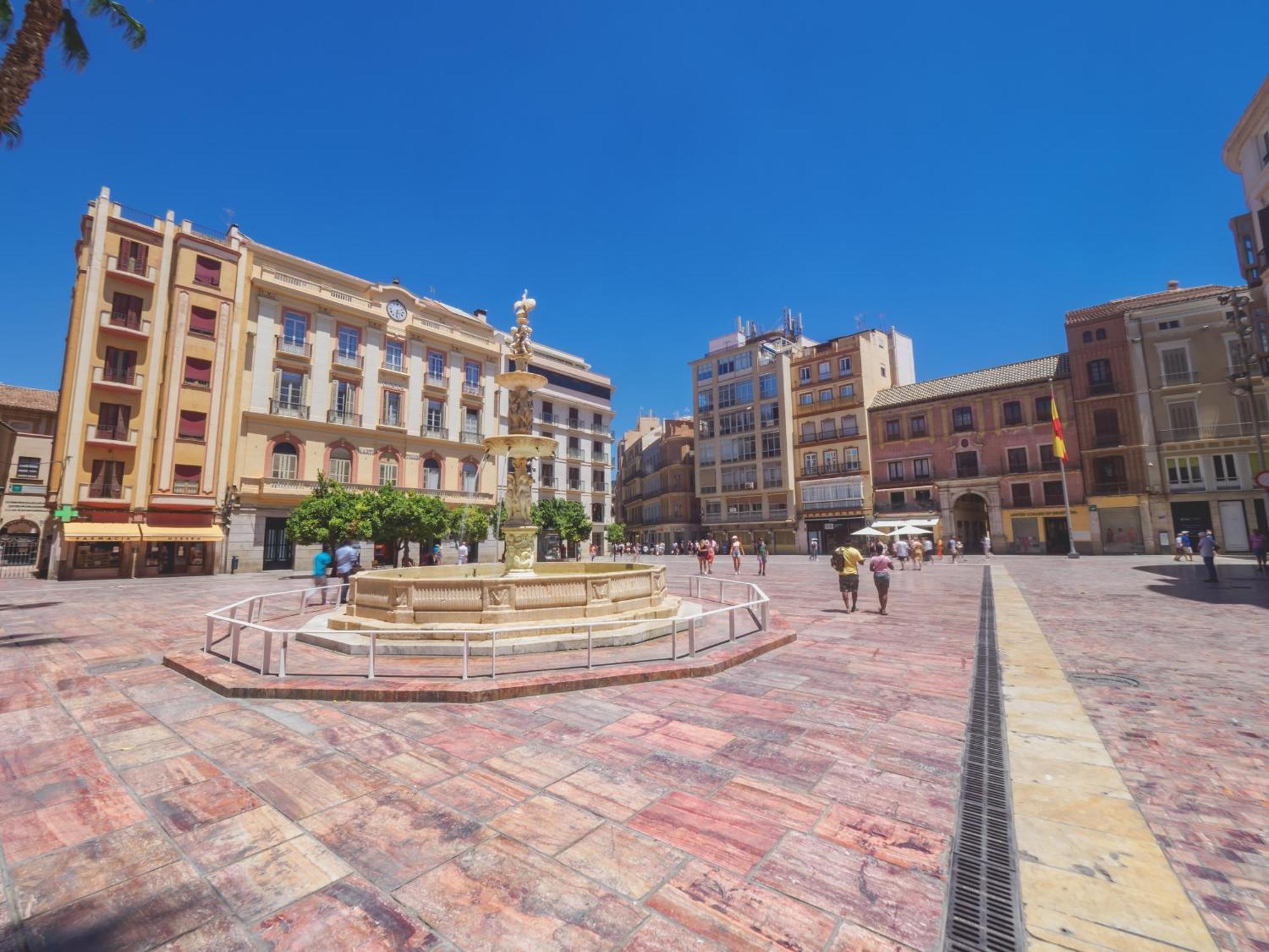 Cubo's Estudio Carreteria 33 2a * Málaga