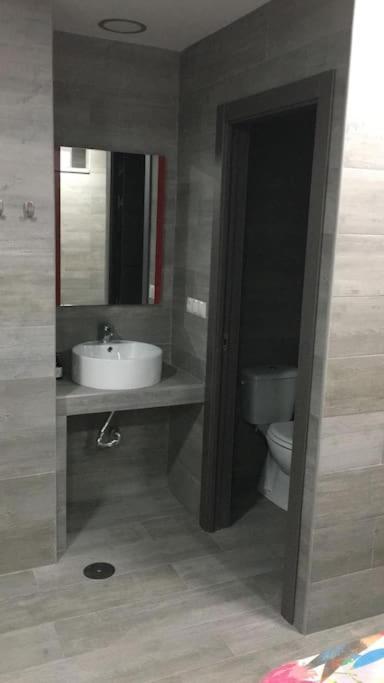 Apartment A, A 3 Minutos De La Estacion De Bus Y Tren *